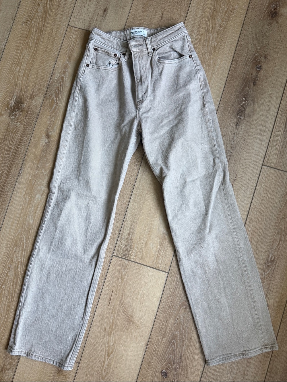 Abercrombie & Fitch oat 90’s relaxed Jeans 26 curve love